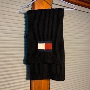Tommy Hilfiger Scarf